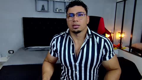 tyler_hank1 online show from 01-20-25, 01:21