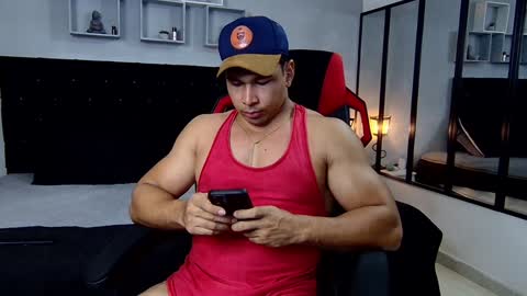 tyler_hank1 online show from 01-27-25, 11:22