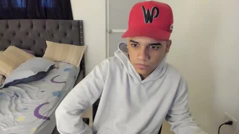 Snapshot of tyler_master24 chatting on 10-08-25, 11:52 tyler online show from 10-08-25, 11:52