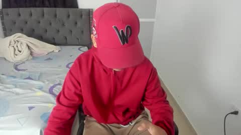 Snapshot of tyler_master24 chatting on 10-14-25, 11:33 tyler online show from 10-14-25, 11:33