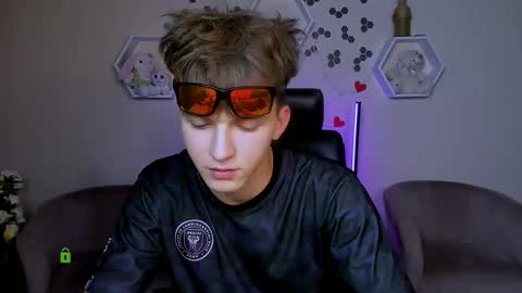 Snapshot of tyler_sparks_ chatting on 09-18-25, 07:38 tyler_sparks_ online show from 09-18-25, 07:38