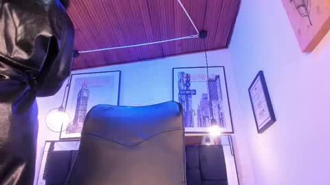       online show from 10-02-25, 04:08