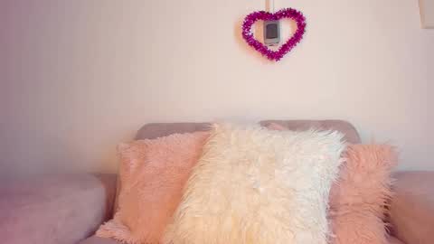 Snapshot of tylla__ chatting on 02-25-26, 05:06 tylla__ online show from 02-25-26, 05:06