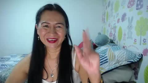 Snapshot of tyna_b chatting on 06-08-26, 10:04 Tyna online show from 06-08-26, 10:04