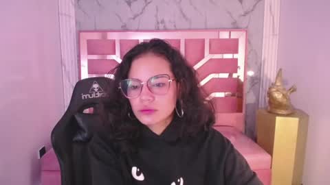 Snapshot of tyna_ch chatting on 01-04-25, 04:22 TYNA online show from 01-04-25, 04:22