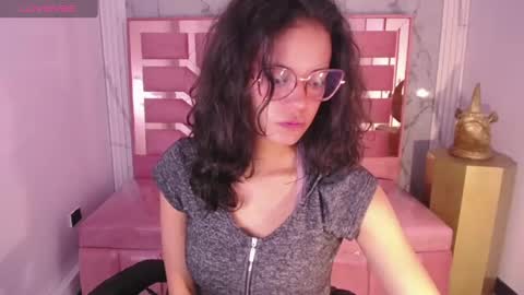 Snapshot of tyna_ch chatting on 01-13-25, 05:44 TYNA online show from 01-13-25, 05:44
