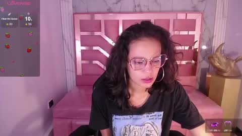 Snapshot of tyna_ch chatting on 01-14-25, 07:53 TYNA online show from 01-14-25, 07:53