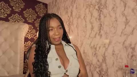 tyra fox online show from 10-12-25, 03:49