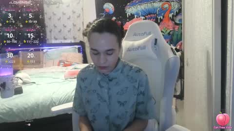 Snapshot of tyra_liana chatting on 02-13-25, 10:11 Tyra Liana online show from 02-13-25, 10:11