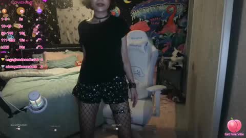 Snapshot of tyra_liana chatting on 03-02-25, 04:17 Tyra Liana online show from 03-02-25, 04:17