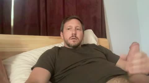 Snapshot of u28005 chatting on 07-19-26, 02:43 u28005 online show from 07-19-26, 02:43