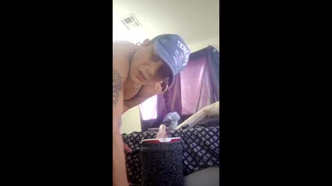Snapshot of uandme_baby chatting on 04-18-26, 09:15 Azelia B online show from 04-18-26, 09:15