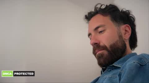 Snapshot of uasabi91 chatting on 04-10-26, 01:05 beard123 online show from 04-10-26, 01:05
