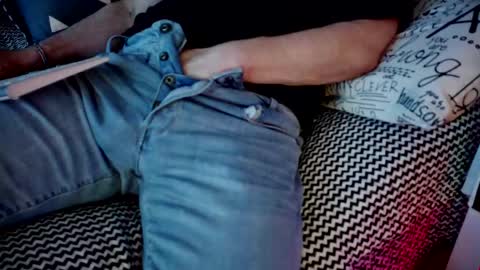 Snapshot of ucez2play chatting on 03-01-25, 03:32 Daddy online show from 03-01-25, 03:32