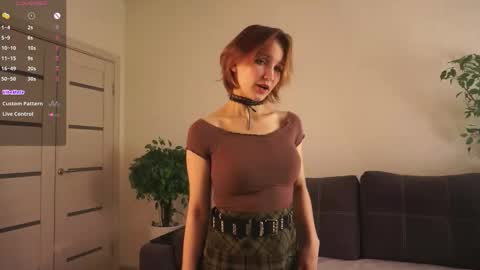Lili online show from 12-18-25, 04:24