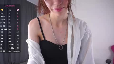 Snapshot of udelaborom chatting on 05-24-26, 05:29 Lili online show from 05-24-26, 05:29