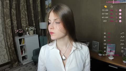 Snapshot of udeledelmoref chatting on 12-18-24, 11:30 Liky online show from 12-18-24, 11:30