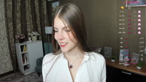 Snapshot of udeledelmoref chatting on 12-23-24, 12:46 Liky online show from 12-23-24, 12:46