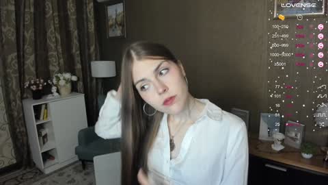 Snapshot of udeledelmoref chatting on 01-11-25, 12:55 Liky online show from 01-11-25, 12:55