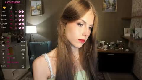 Snapshot of udeledelmoref chatting on 09-14-25, 09:47 Liky online show from 09-14-25, 09:47