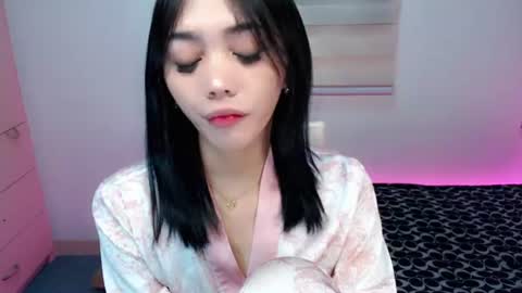 Snapshot of ughliah chatting on 07-05-26, 07:32 urbbgirl alliah online show from 07-05-26, 07:32