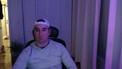 Snapshot of uglyduck3532 chatting on 12-18-25, 04:29 uglyduck3532 online show from 12-18-25, 04:29