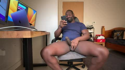 UKchocolate- FREE OFlinks in bio - online show from 04-25-26, 09:56