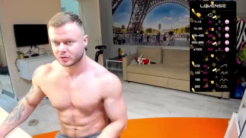 Snapshot of ukgymboy chatting on 02-02-26, 12:59 James Iron online show from 02-02-26, 12:59