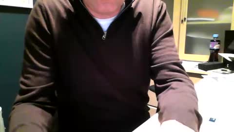 Snapshot of ukshowall chatting on 10-16-25, 07:15 mark online show from 10-16-25, 07:15