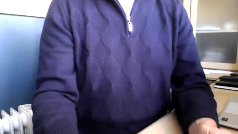 Snapshot of ukshowall chatting on 06-10-26, 04:17 mark online show from 06-10-26, 04:17