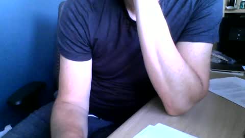 Snapshot of ukshowall chatting on 06-25-26, 07:07 mark online show from 06-25-26, 07:07