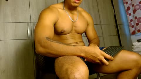 Snapshot of ulisess15 chatting on 04-24-26, 11:23 Felipe model independent online show from 04-24-26, 11:23