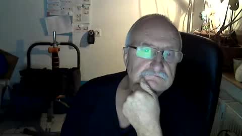 Snapshot of ulli44 chatting on 02-06-26, 11:41 Ulrich online show from 02-06-26, 11:41