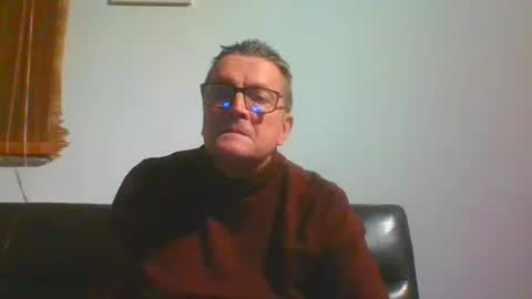 ulmeni4 online show from 12-25-24, 04:11