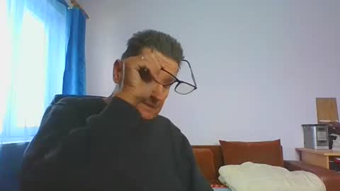 Snapshot of ulmeni4 chatting on 01-08-26, 12:18 ulmeni4 online show from 01-08-26, 12:18