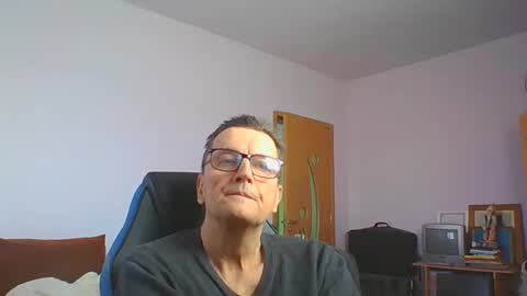 Snapshot of ulmeni4 chatting on 01-09-26, 08:28 ulmeni4 online show from 01-09-26, 08:28