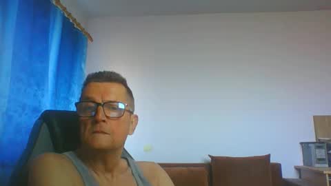 Snapshot of ulmeni4 chatting on 03-12-26, 06:41 ulmeni4 online show from 03-12-26, 06:41