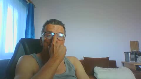 Snapshot of ulmeni4 chatting on 03-18-26, 07:44 ulmeni4 online show from 03-18-26, 07:44