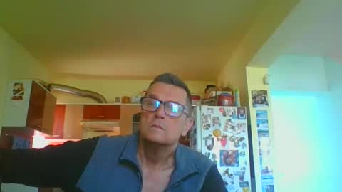 ulmeni4 online show from 04-10-26, 07:57