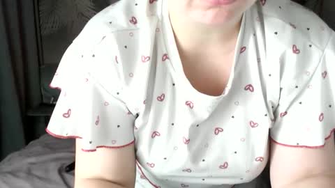 Snapshot of ulystar chatting on 12-15-25, 10:08 Ulyana online show from 12-15-25, 10:08