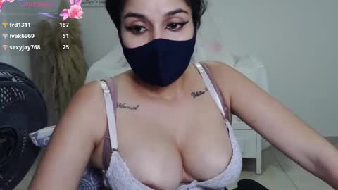 Snapshot of umarany chatting on 02-11-25, 10:50 umarani online show from 02-11-25, 10:50