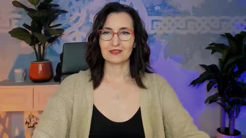 UnaTera online show from 11-24-25, 09:09