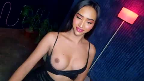 Snapshot of unbeknownst2kylie chatting on 07-19-26, 07:06 kylie online show from 07-19-26, 07:06