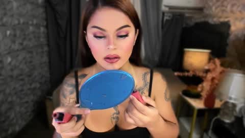 Snapshot of unbotheredprincess chatting on 02-19-25, 09:17 Lady tan online show from 02-19-25, 09:17