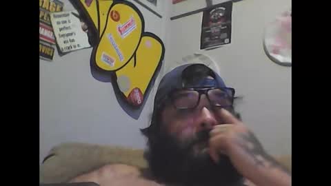 Snapshot of uncuttruss chatting on 10-15-25, 04:23 uncuttruss online show from 10-15-25, 04:23