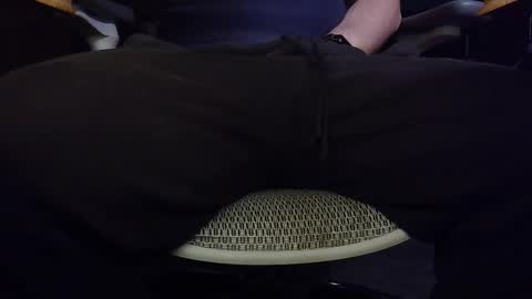 Under the desk online show from 02-22-26, 09:13