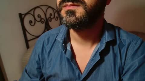 Giov online show from 10-21-25, 05:02