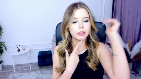 Alice online show from 02-08-25, 01:54