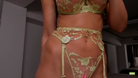 Silvia online show from 09-27-25, 05:18