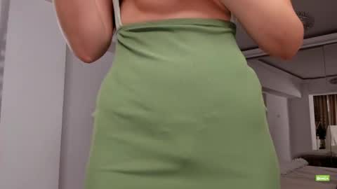 Snapshot of unforgettable_s chatting on 04-02-26, 04:15 Silvia online show from 04-02-26, 04:15